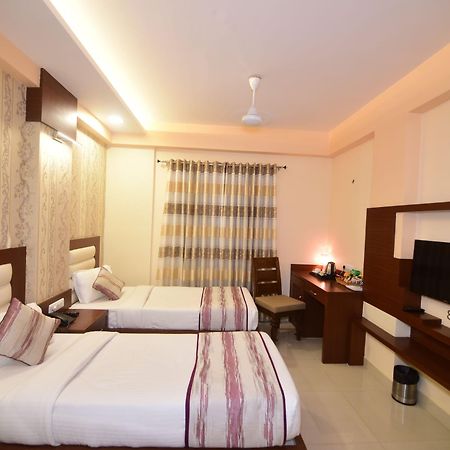 Hotel Varanasi Inn Esterno foto