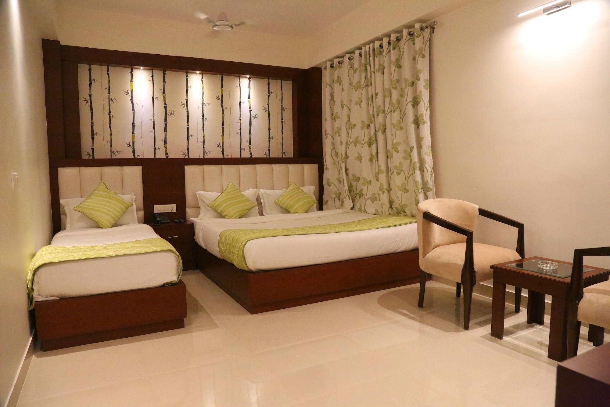 Hotel Varanasi Inn Esterno foto