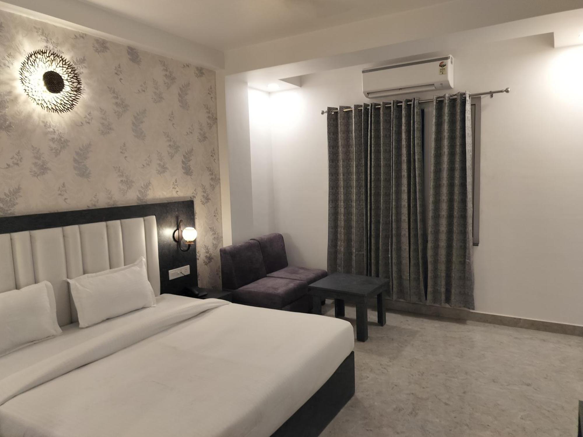 Hotel Varanasi Inn Esterno foto