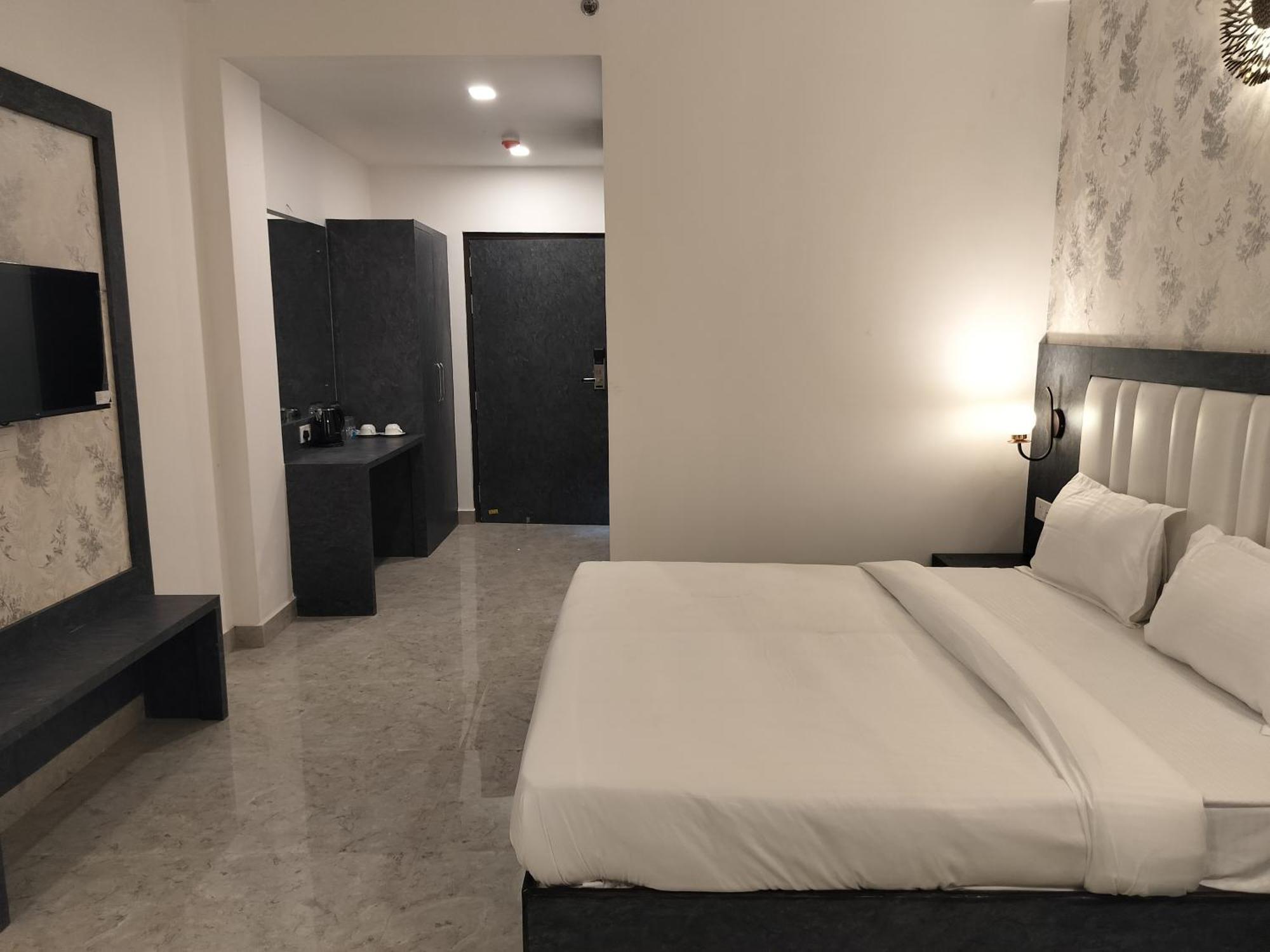 Hotel Varanasi Inn Esterno foto