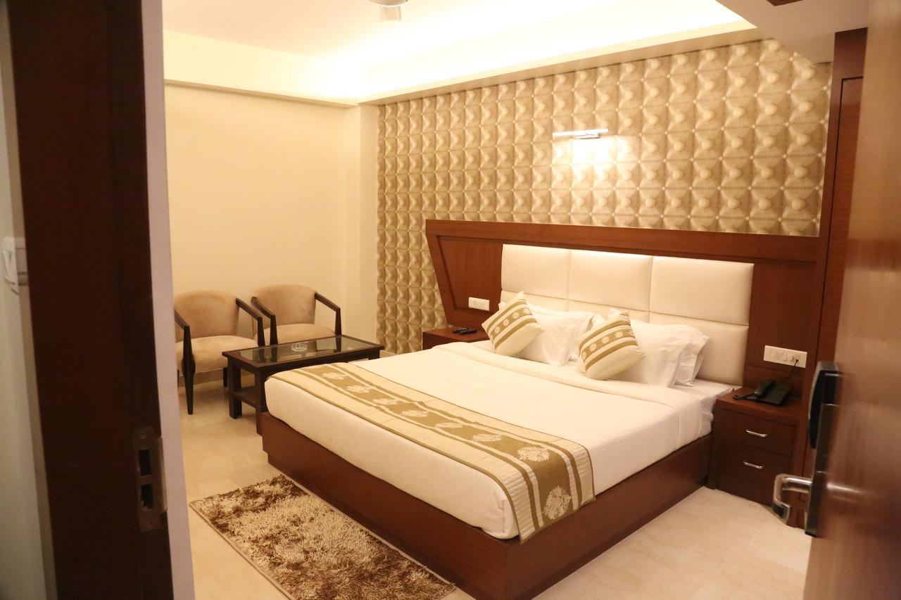 Hotel Varanasi Inn Esterno foto