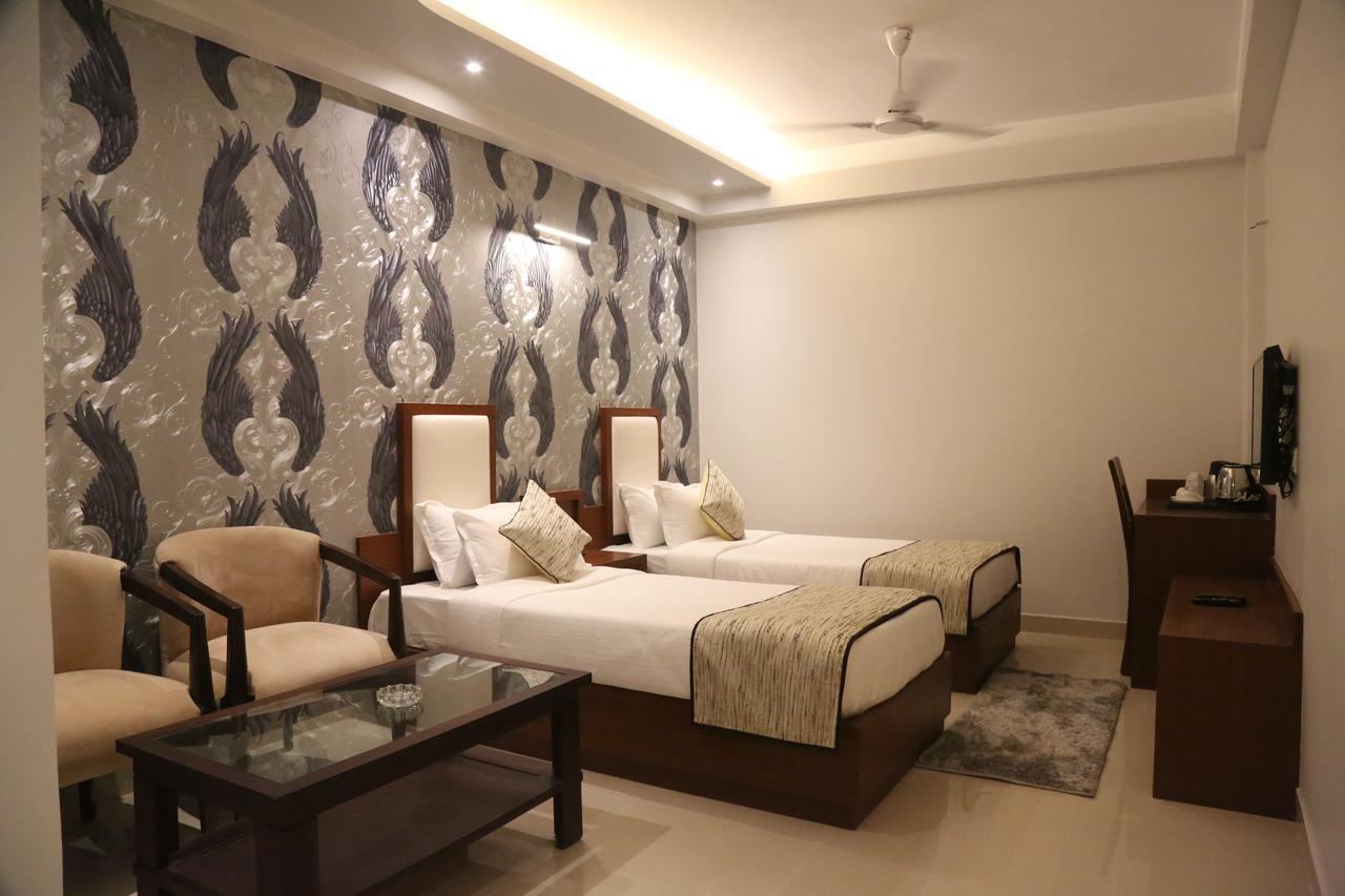 Hotel Varanasi Inn Esterno foto