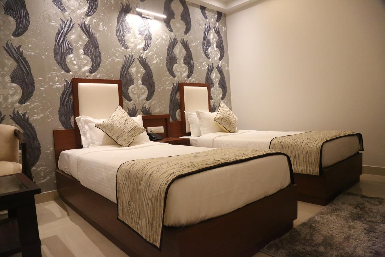 Hotel Varanasi Inn Esterno foto