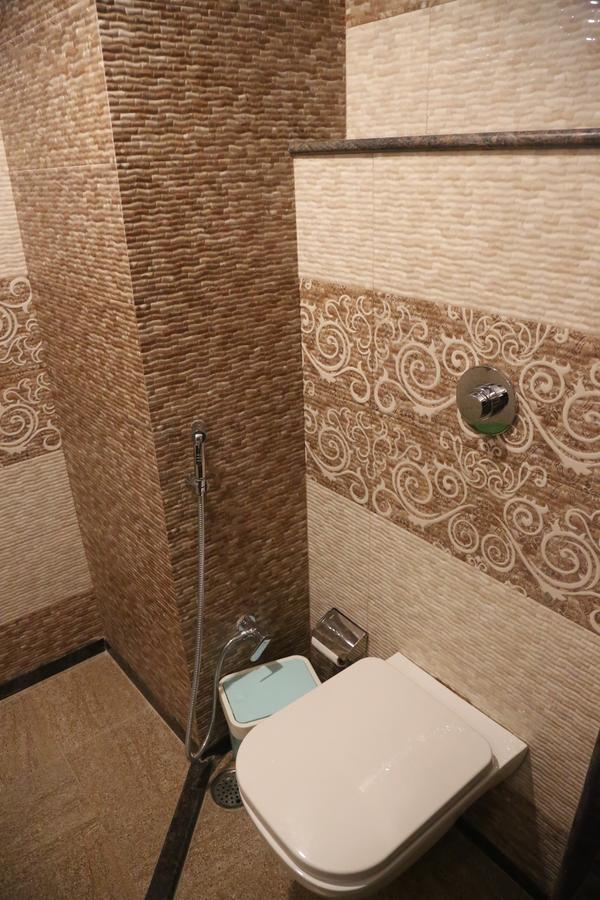 Hotel Varanasi Inn Esterno foto