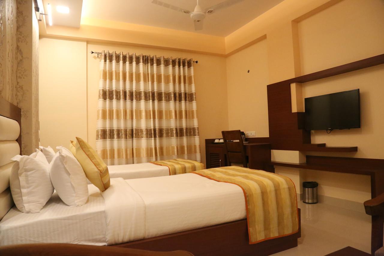 Hotel Varanasi Inn Esterno foto
