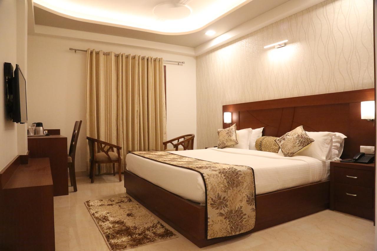 Hotel Varanasi Inn Esterno foto