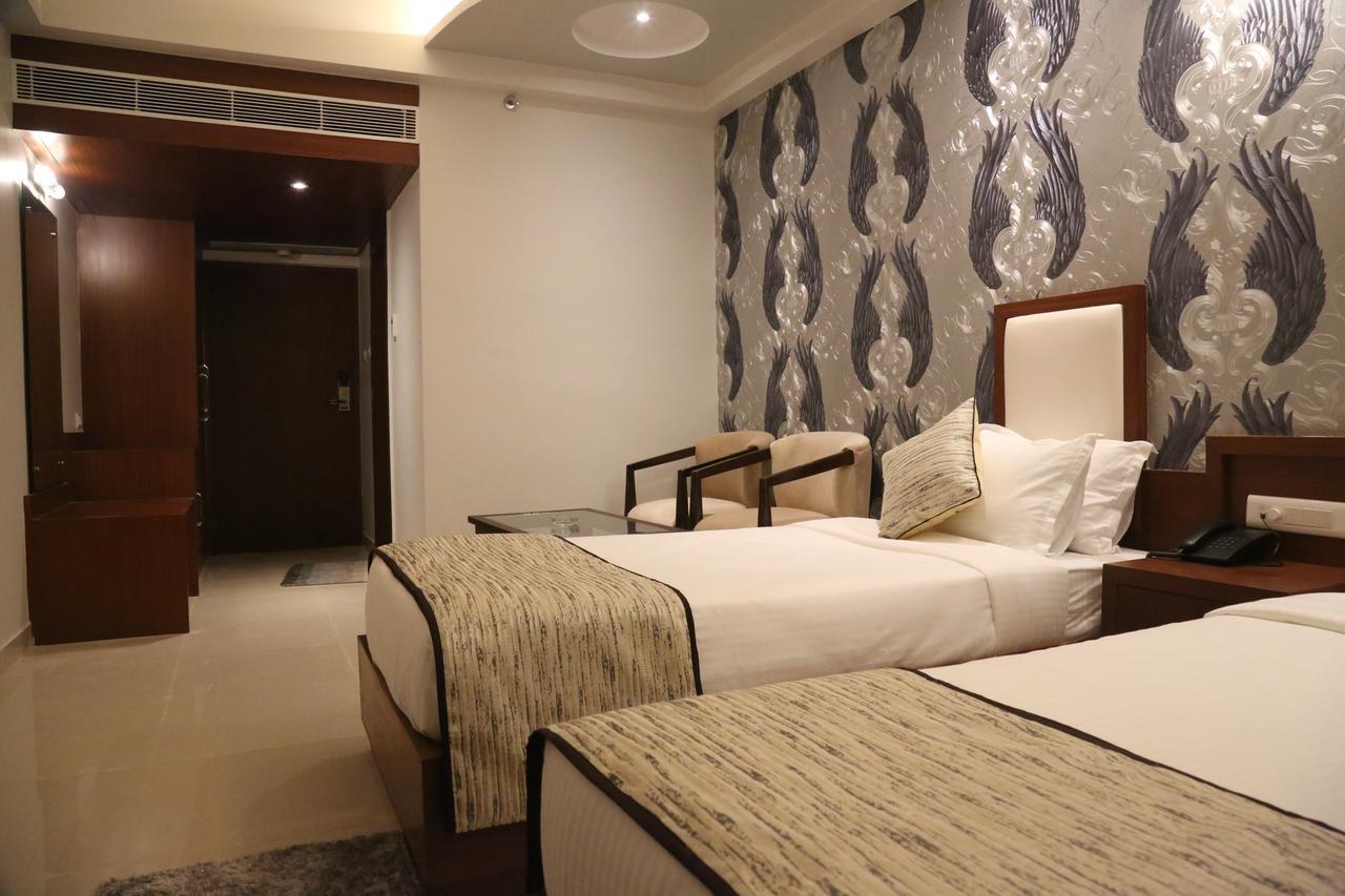 Hotel Varanasi Inn Esterno foto