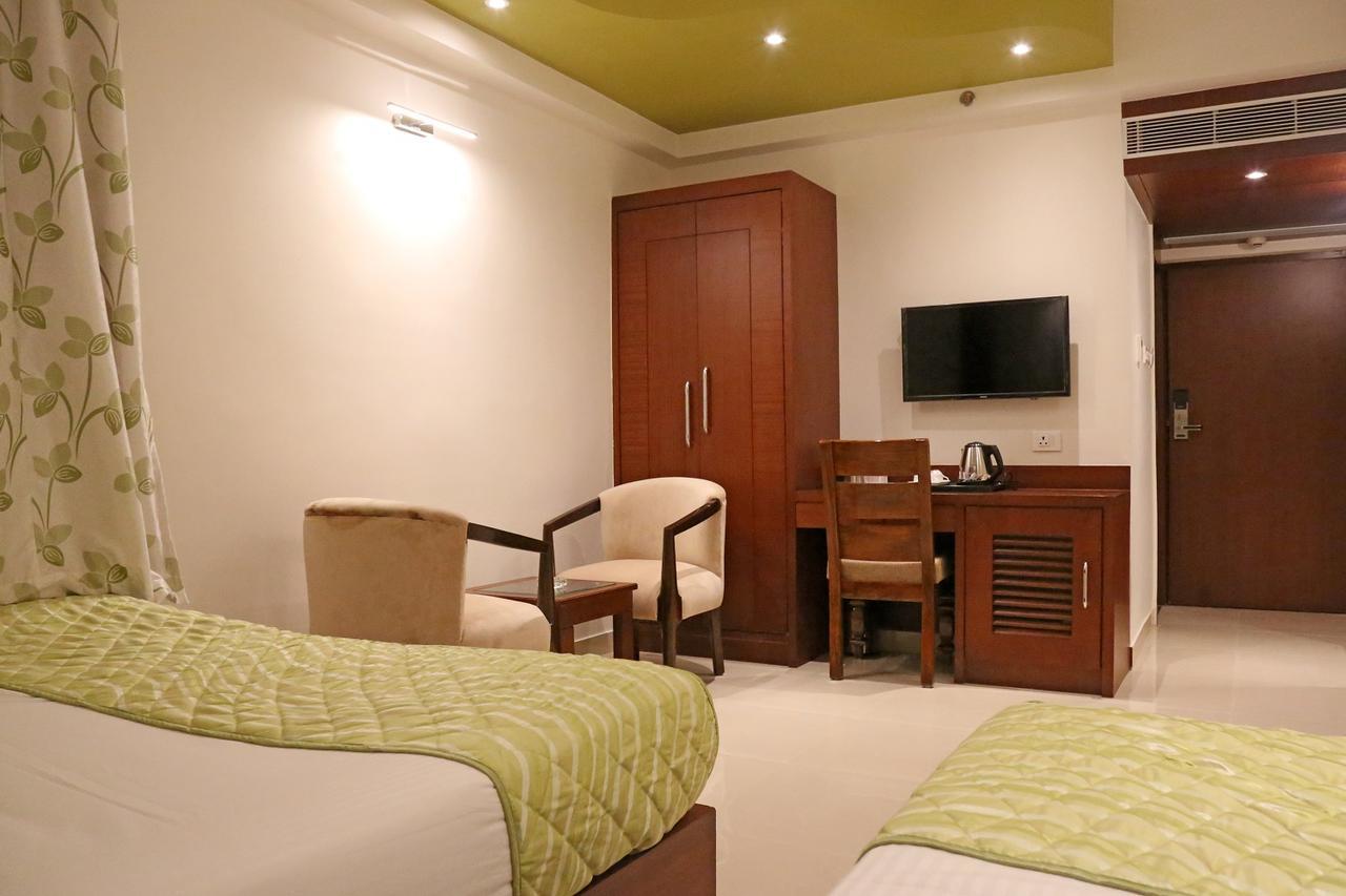 Hotel Varanasi Inn Esterno foto