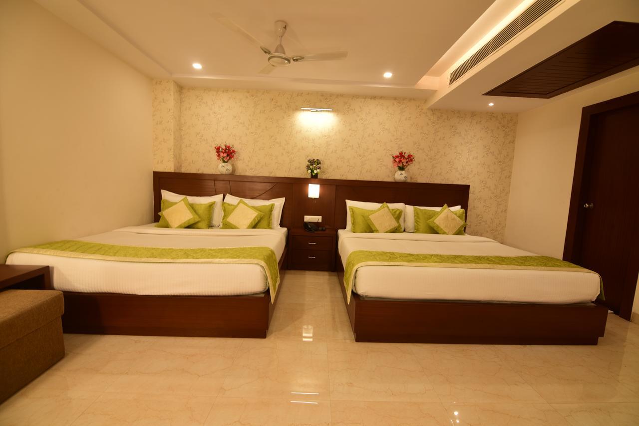 Hotel Varanasi Inn Esterno foto