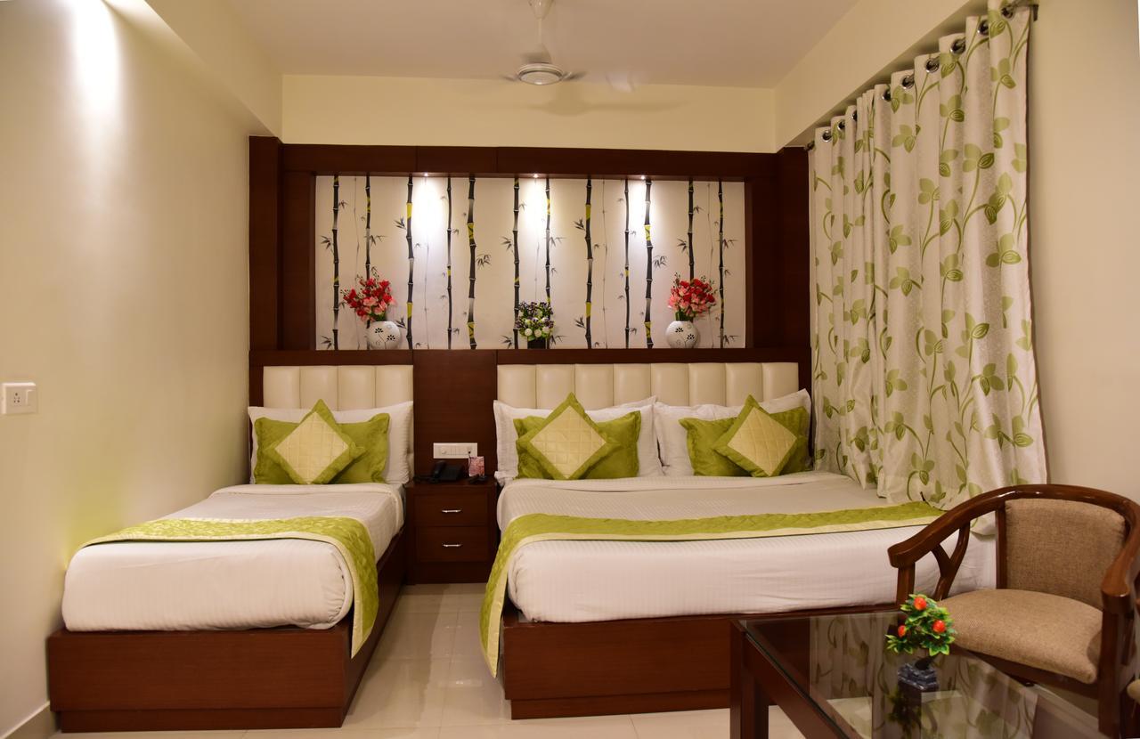 Hotel Varanasi Inn Esterno foto