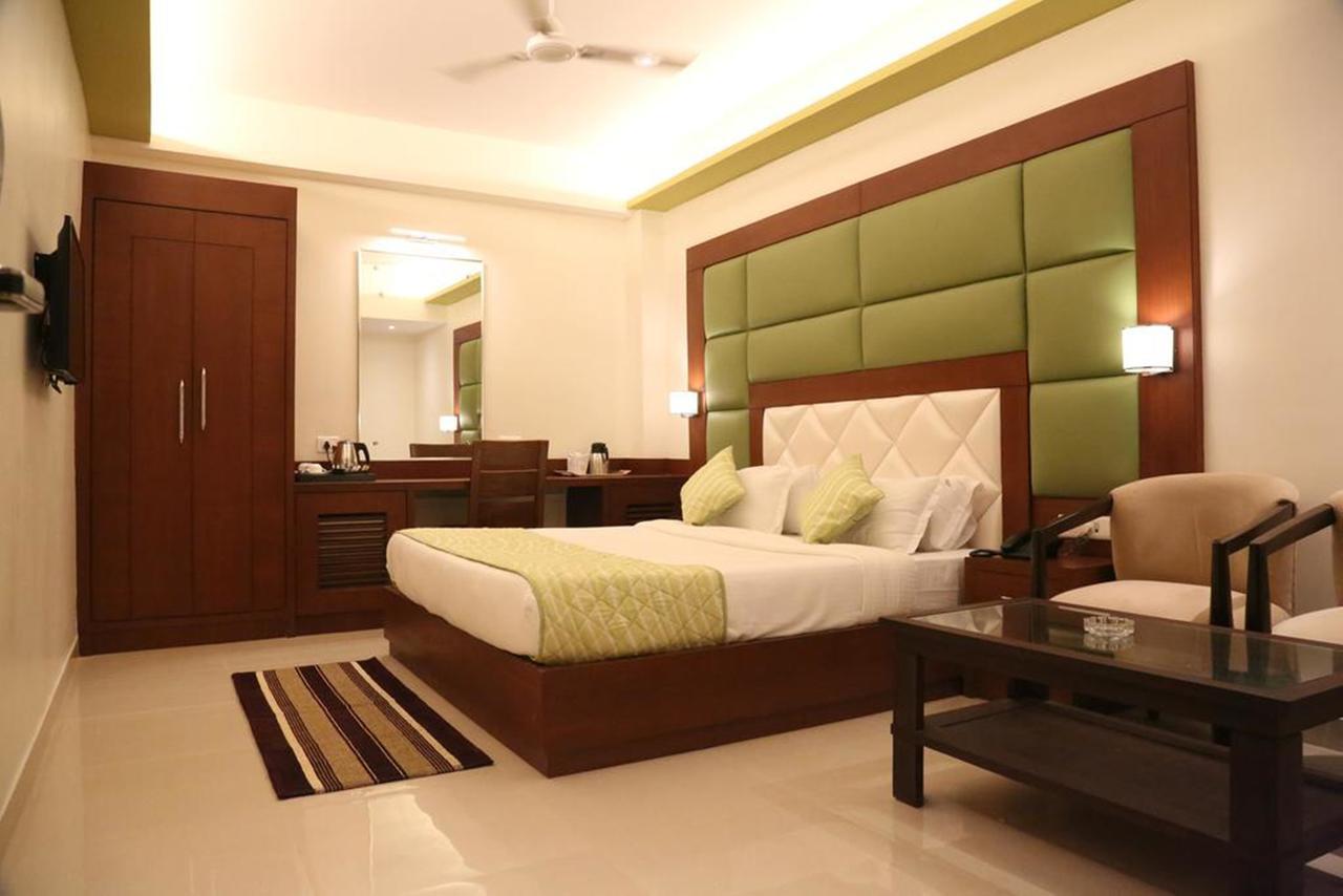 Hotel Varanasi Inn Esterno foto